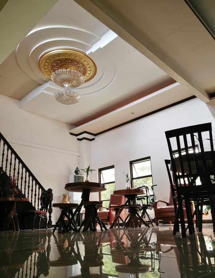 Third & Sean'S Place Legazpi Esterno foto